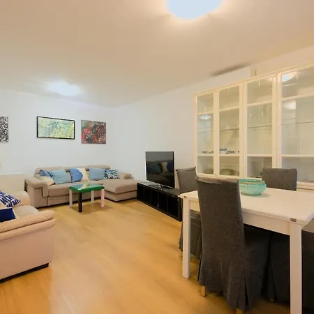 Appartement Trilocale Alle Porte Di Con Ampio Terrazzo