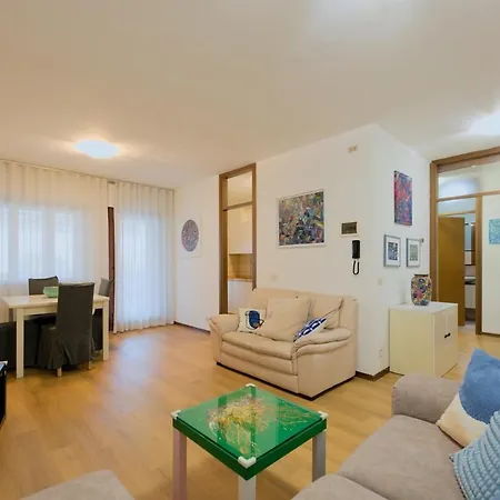 Appartement Trilocale Alle Porte Di Con Ampio Terrazzo Udine
