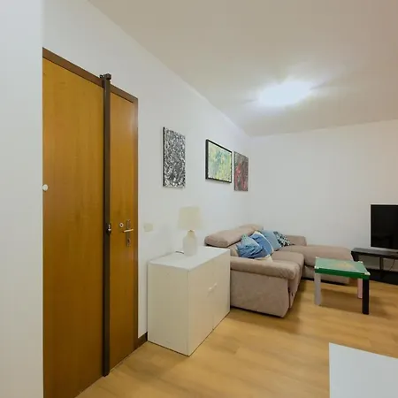 Appartement Trilocale Alle Porte Di Con Ampio Terrazzo *